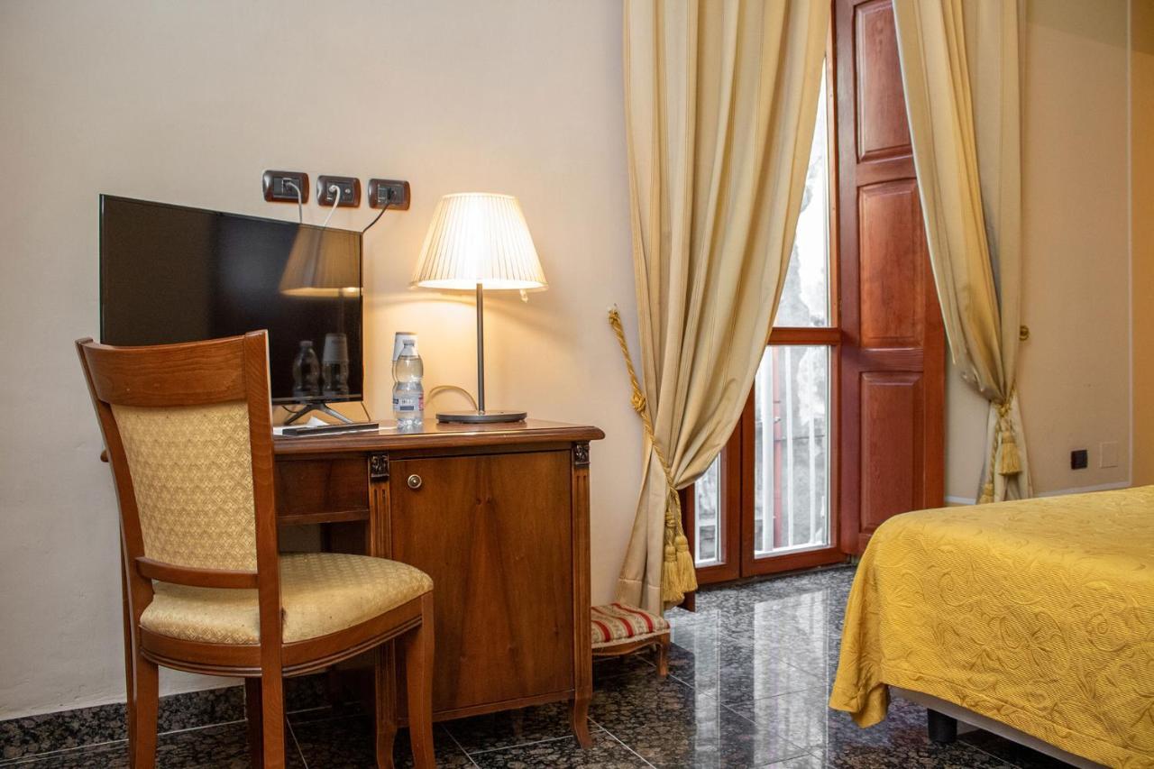 Le Stanze Del Vicere Boutique Hotel Napoli Exterior foto