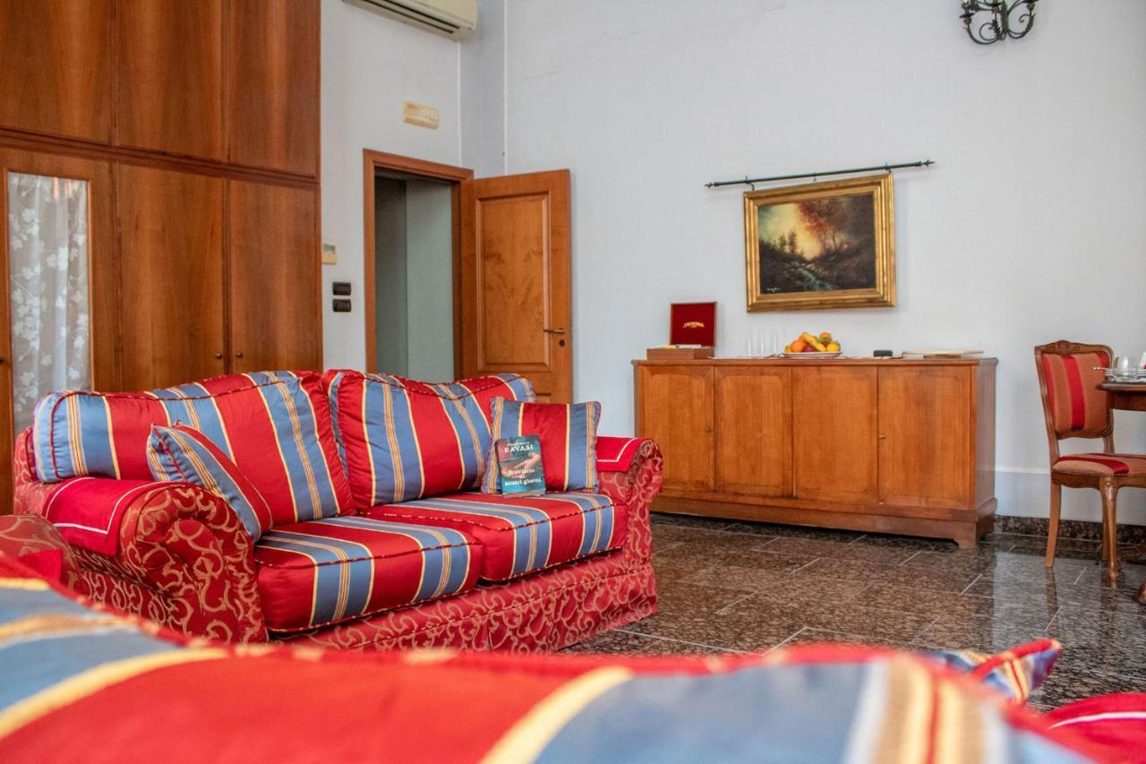 Le Stanze Del Vicere Boutique Hotel Napoli Exterior foto