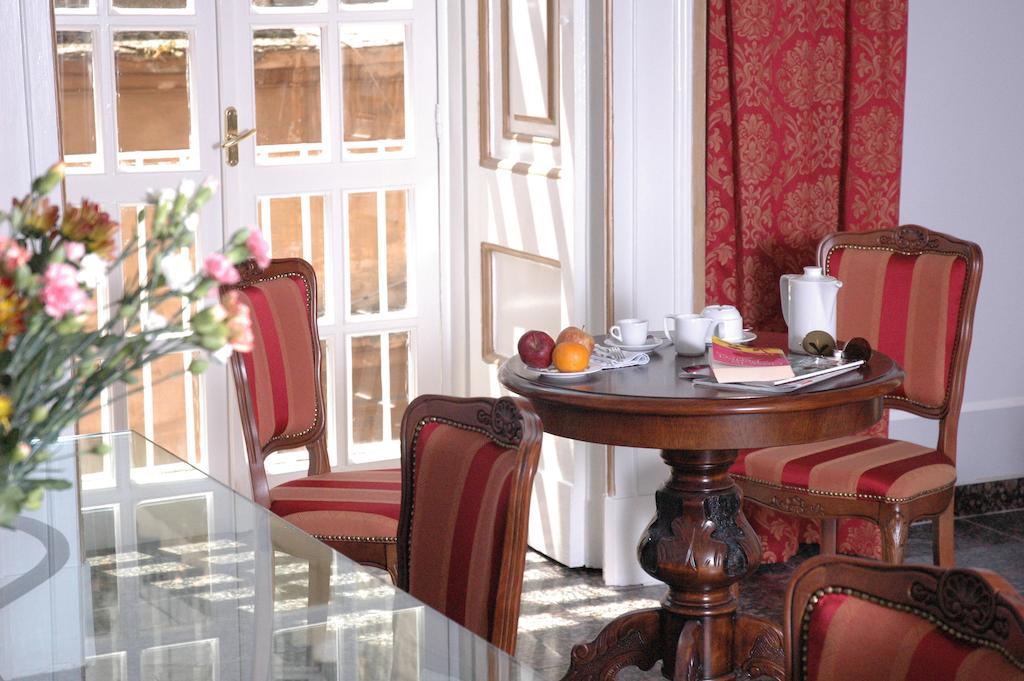 Le Stanze Del Vicere Boutique Hotel Napoli Exterior foto