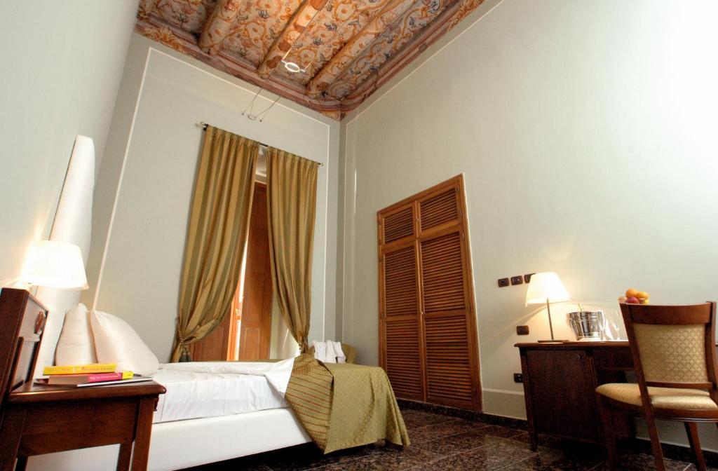 Le Stanze Del Vicere Boutique Hotel Napoli Cameră foto